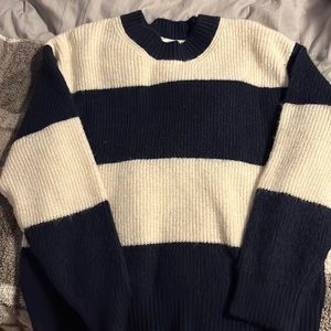Knitted sweater blue and cream